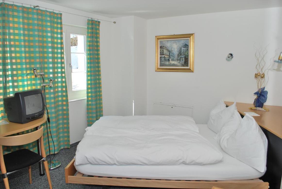 Hotel Rhonequelle โอเบอร์วัลด์ ภายนอก รูปภาพ