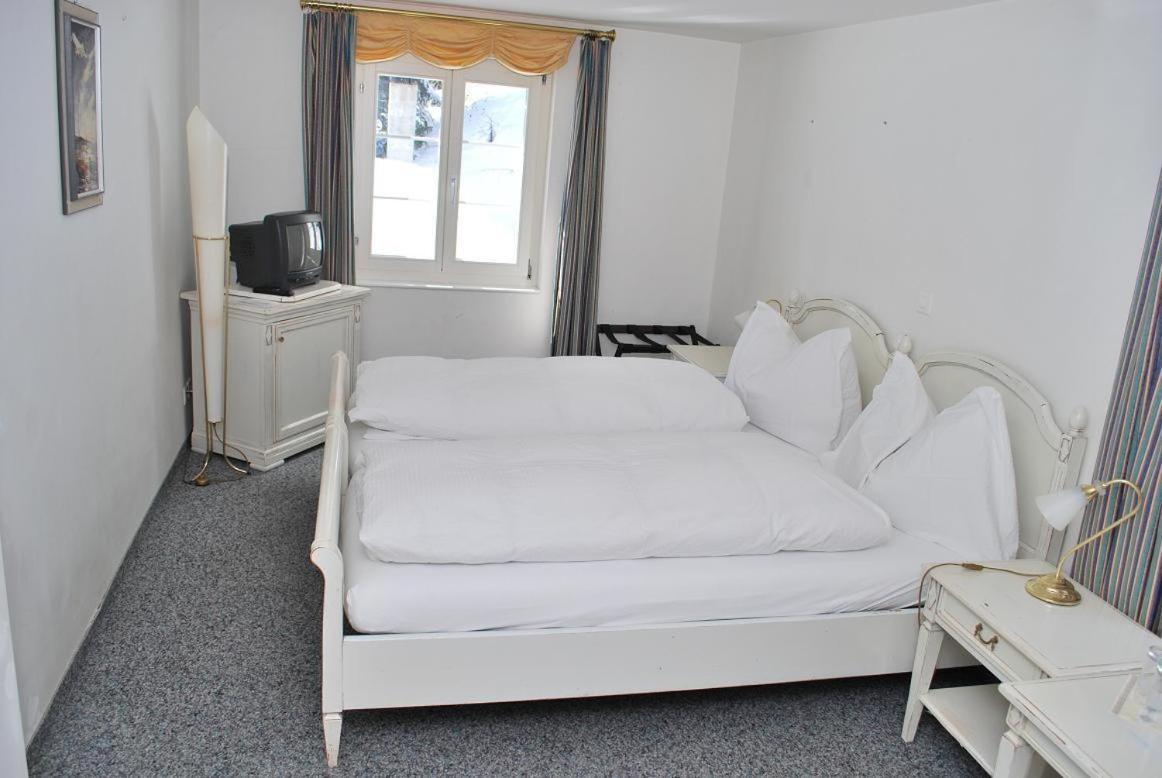 Hotel Rhonequelle โอเบอร์วัลด์ ภายนอก รูปภาพ